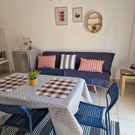 Cosy Little For Family Vacations ! עיר רודוס