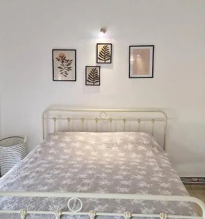 Cosy Little For Family Vacations ! דירה