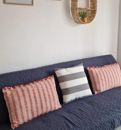 Cosy Little For Family Vacations ! עיר רודוס